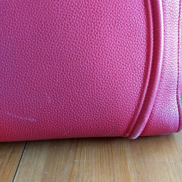 Celine Phantom M in Magenta Bullhide Calfskin - Picture 7 of 10